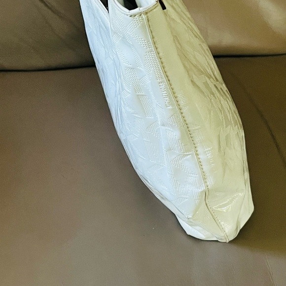 Beautiful Micheal Kors bag - Picture 12 of 16